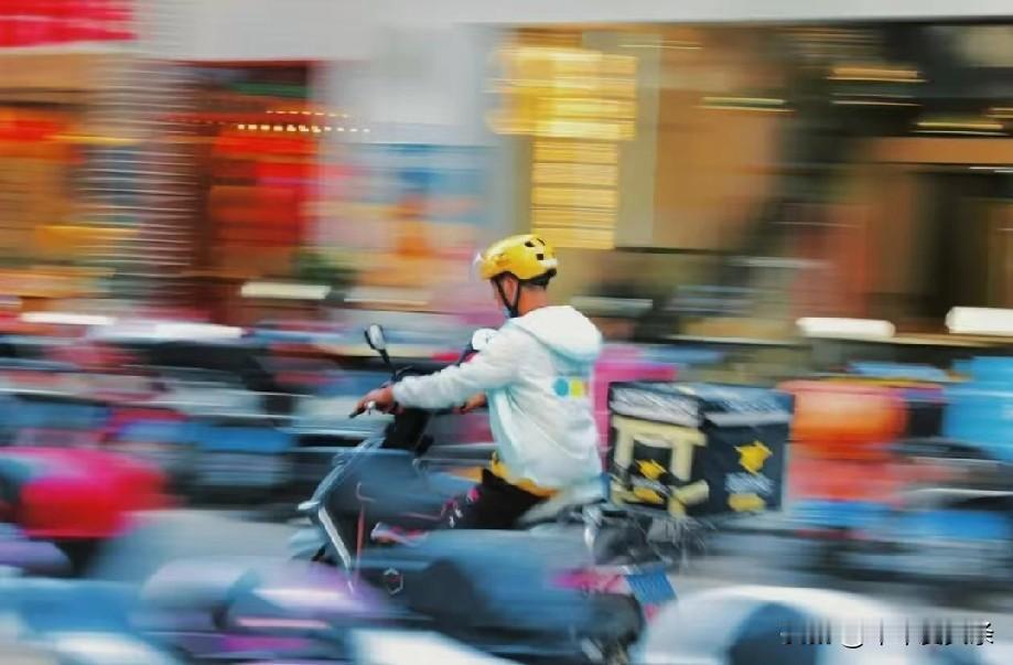 即日起，我们的MT骑手养老保险补贴将正式覆盖全国，向全部骑手开放。

看到这个消