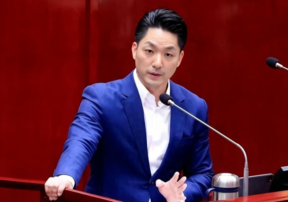 真是拍案叫绝！国民党籍台北市长蒋万安，近日呼吁大陆多进口台农产品，而媒体人陈挥文