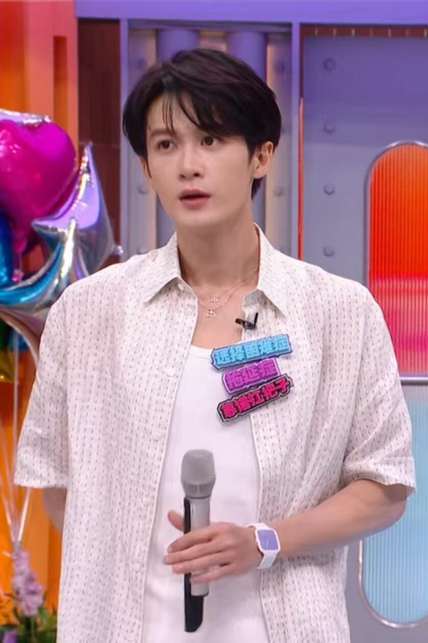 _救命！都怪我后知后觉！前几天看 Hi6直播光顾着看哥的绝世神颜，居然硬生生漏了
