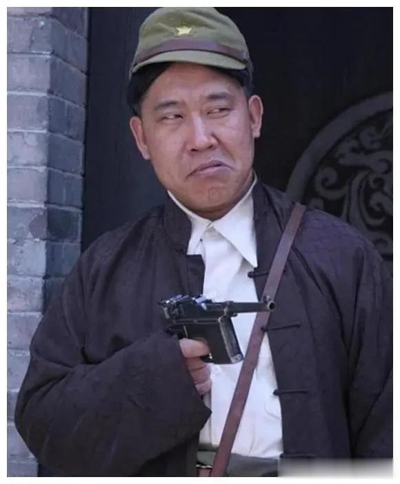 #演员杜旭东为给电诈头目庆生道歉#
        演员杜旭东虽然经常演鬼子汉奸