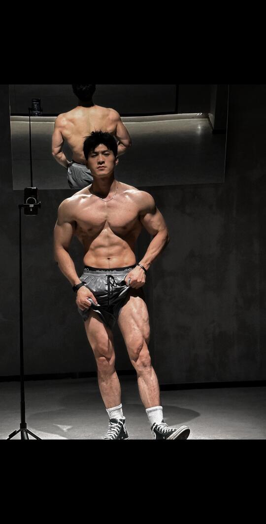 男人不练腿…… 我就爱展腿🦵
