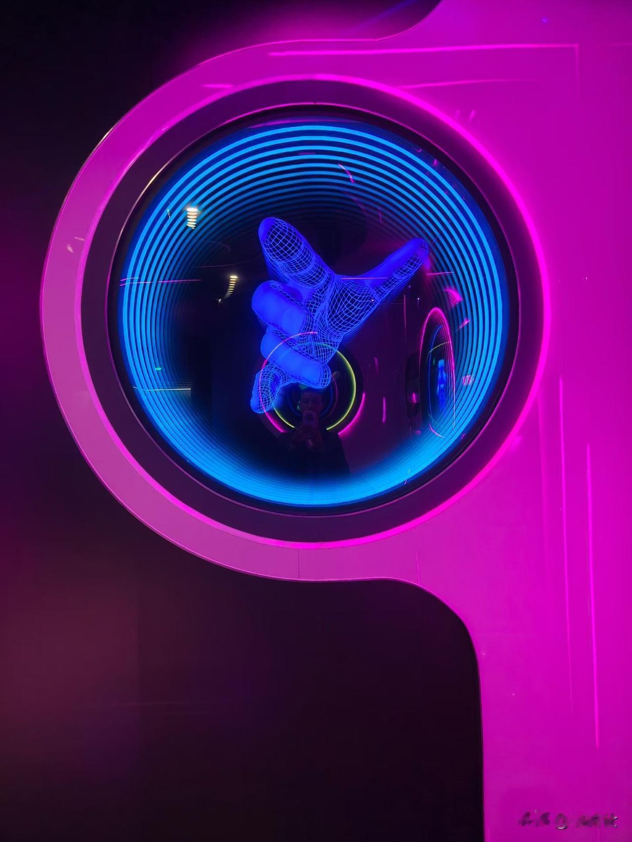 明确预算和空间

先确定投入预算，同时测量房间面积与尺寸。理想入门级影院空间面积