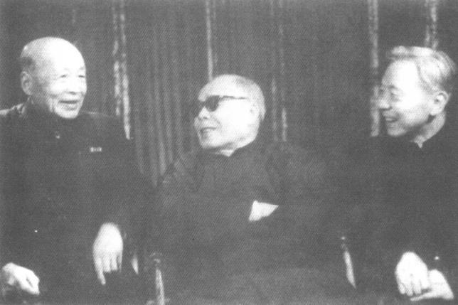 1978年，周谷城与苏步青、吴斐丹教授在一起。
