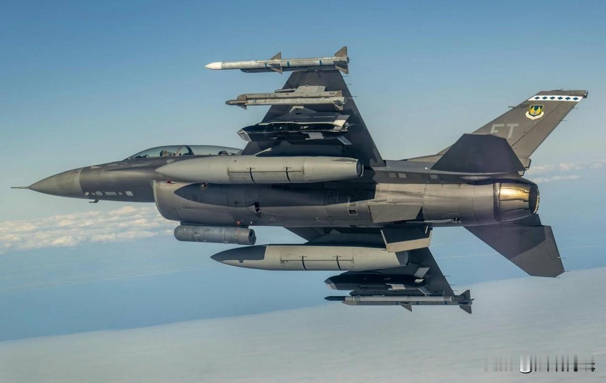 乌克兰空军开始使用新型AGM-188A巡航导弹，最大射程超过930公里

来源: