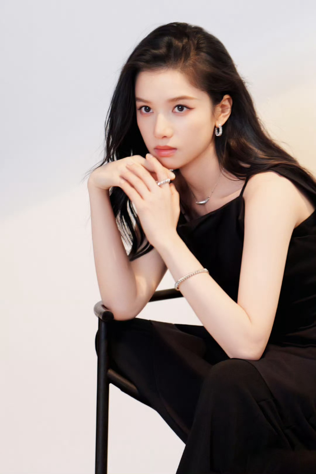 张婧仪新商务浪莎3.6官宣 