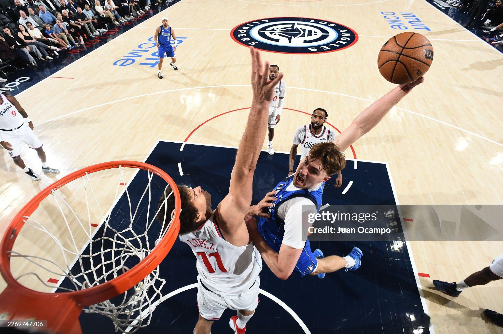 MFFL NBA官方发布了2025-26赛季第23期新秀排行榜。弗拉格排在第2位