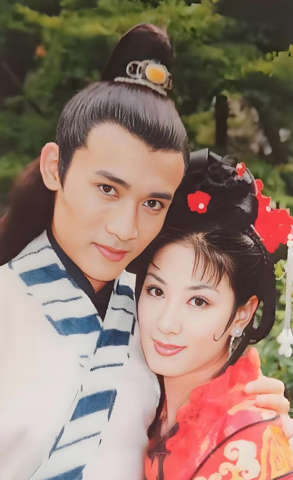 黄奕早期还是吃太好了
谈的男友都是聂远这样的男神
为了圆豪门梦挑来挑去选了两个假