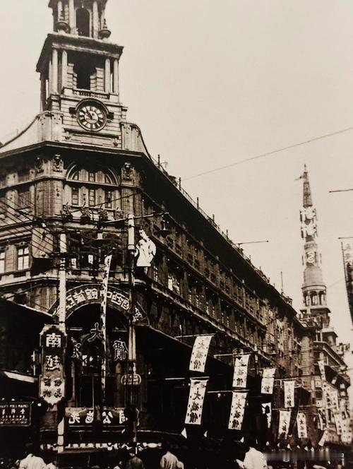 1933年，有人给了王盛荣一个箱子。前两个送箱子的人，都消失了

1933年，有