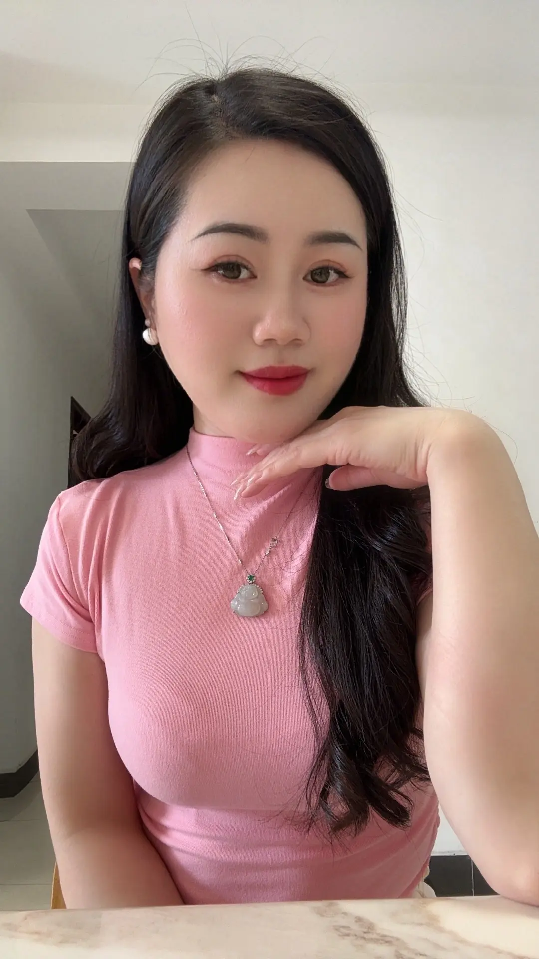 找女朋友的标准是什么？脸蛋、身材，二选一