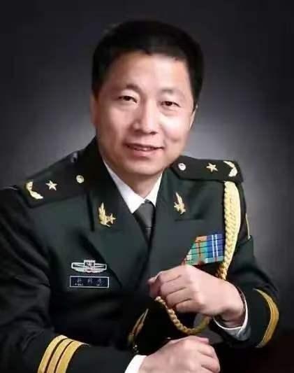 杨利伟退休待遇揭秘：没有巨额奖金，只有“终身金钟罩” 。2003 年 10 月 