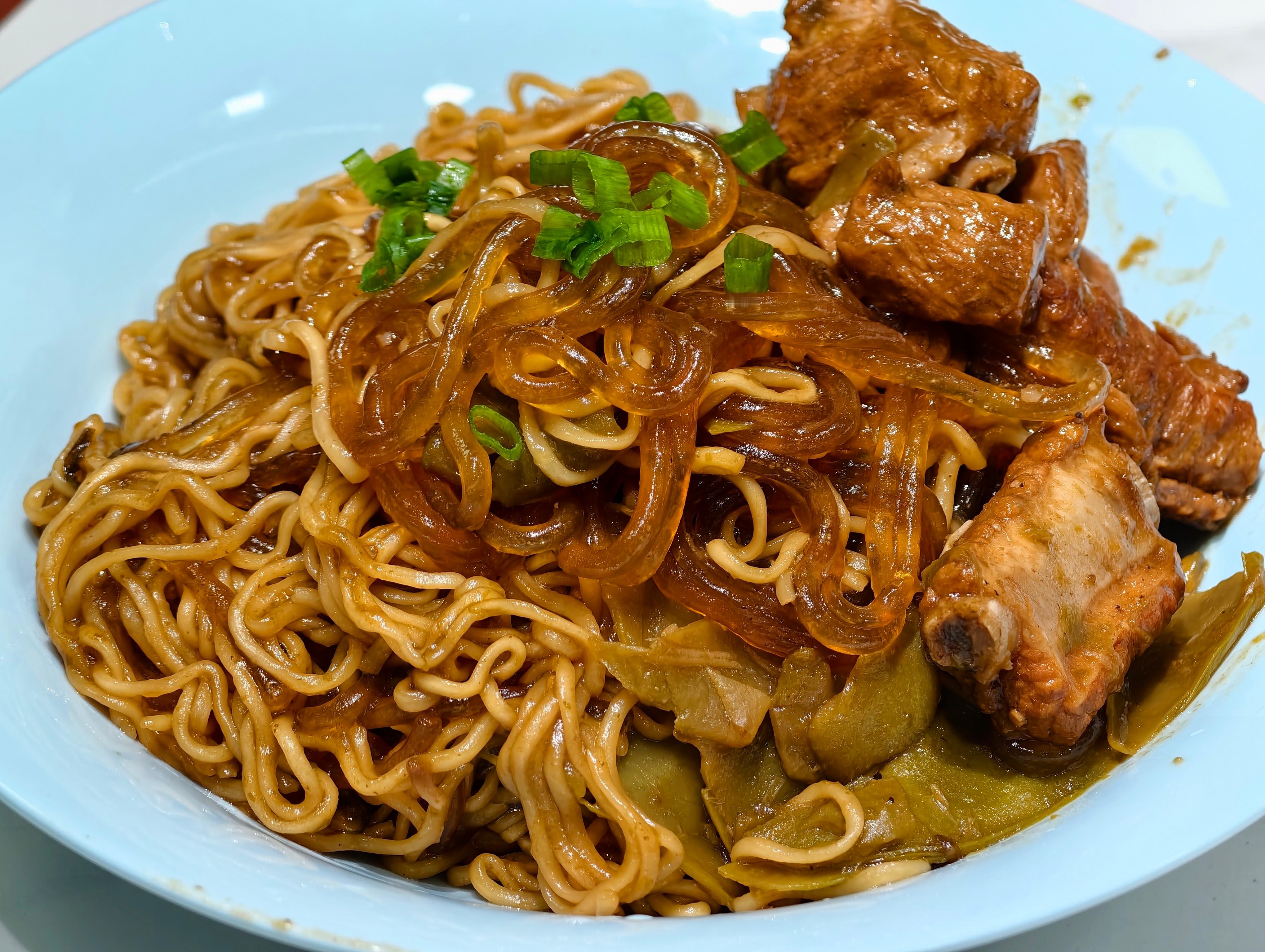 家庭版排骨焖面，香迷糊了