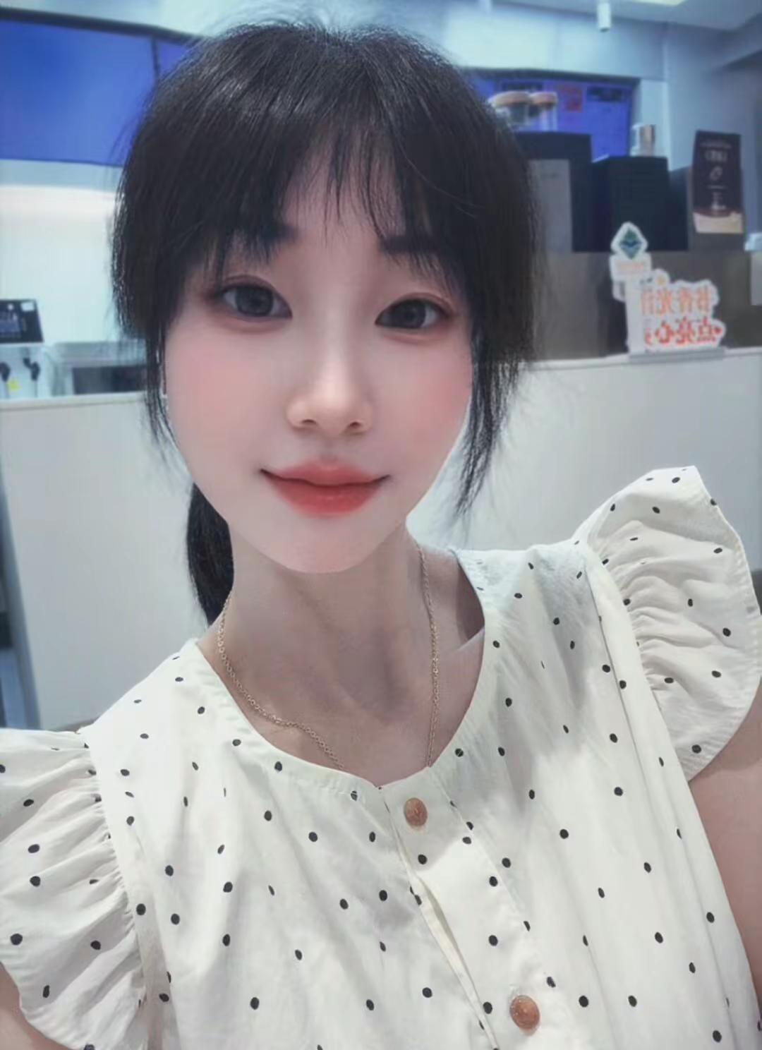 人生没有最好的年龄，只有最好的心态。我们争不过岁月，也跑不过时间，唯有以自己喜欢