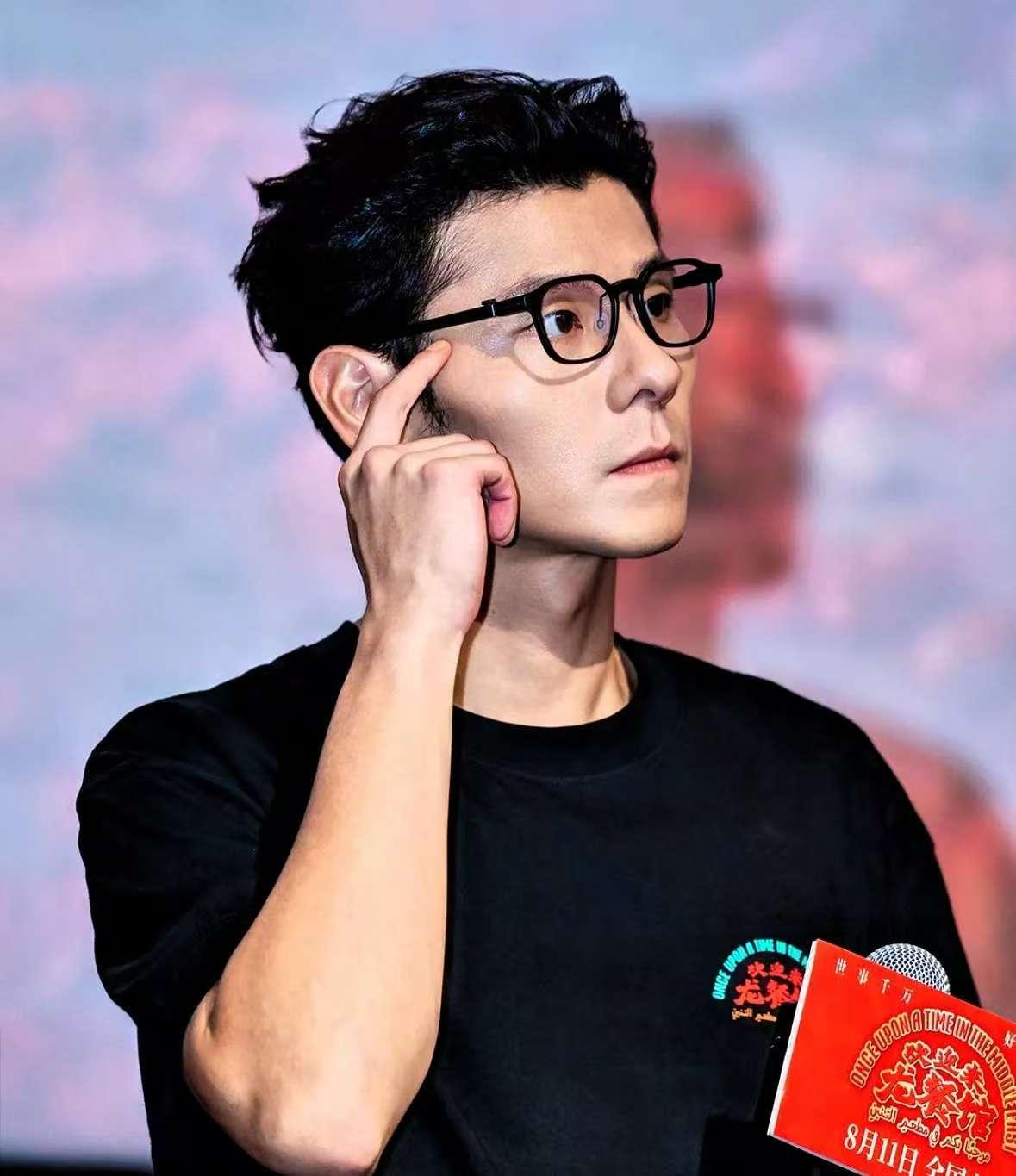 最近，娱乐圈炸出来一个特别的演员，他长相不帅，也没有流量，但就是用剧抛式的演技，