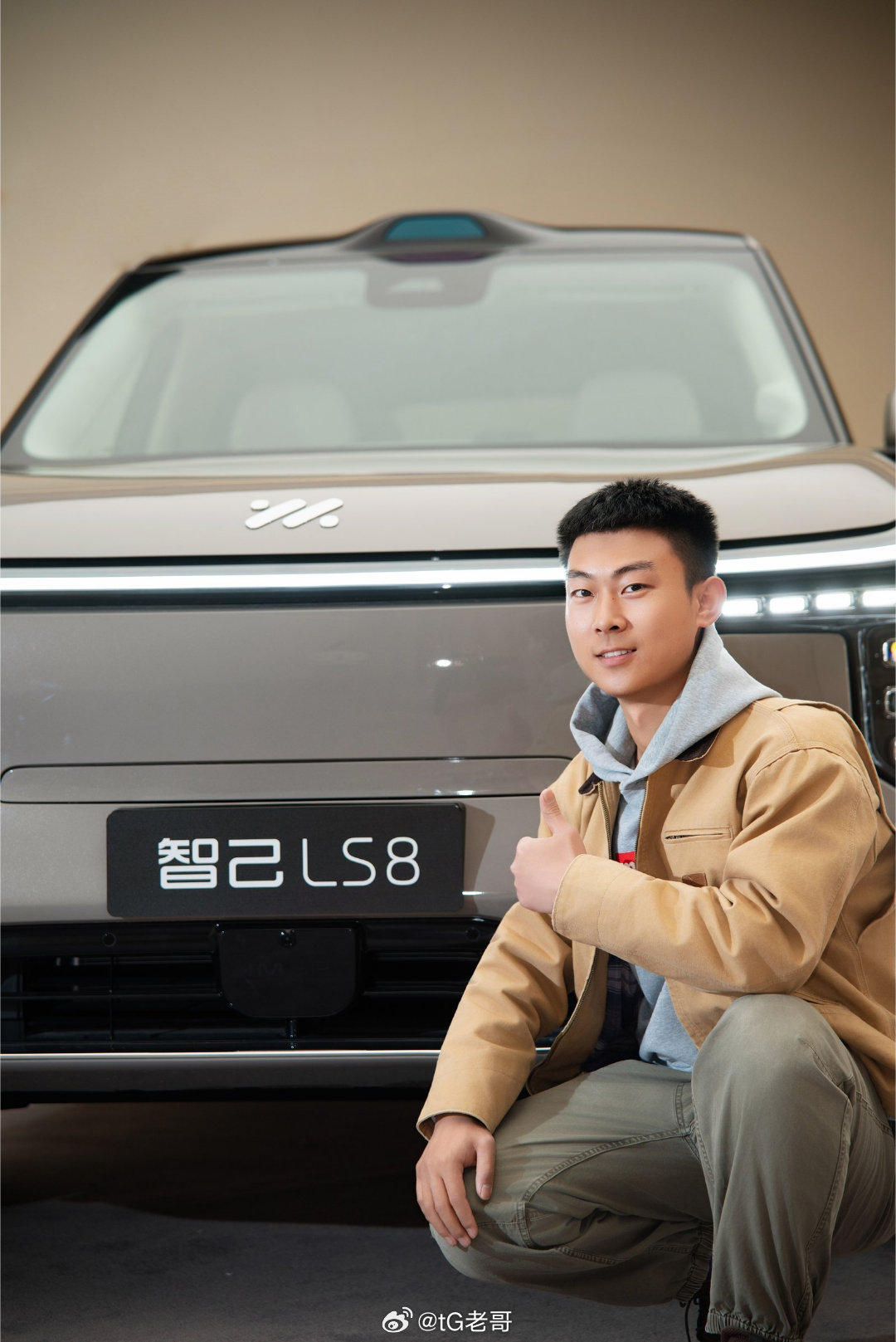 智己LS8预售发布定档3月26日作为智己LS6的车主，我觉得LS8就是结合了LS