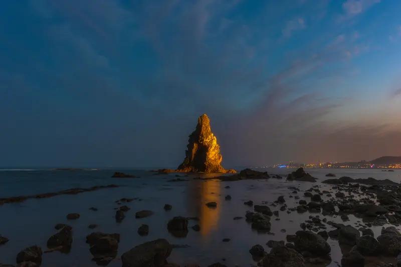 一说到青岛你们会想到什么? 一说到青岛，石老人肯定是绕不开的存在。它就像青岛的一