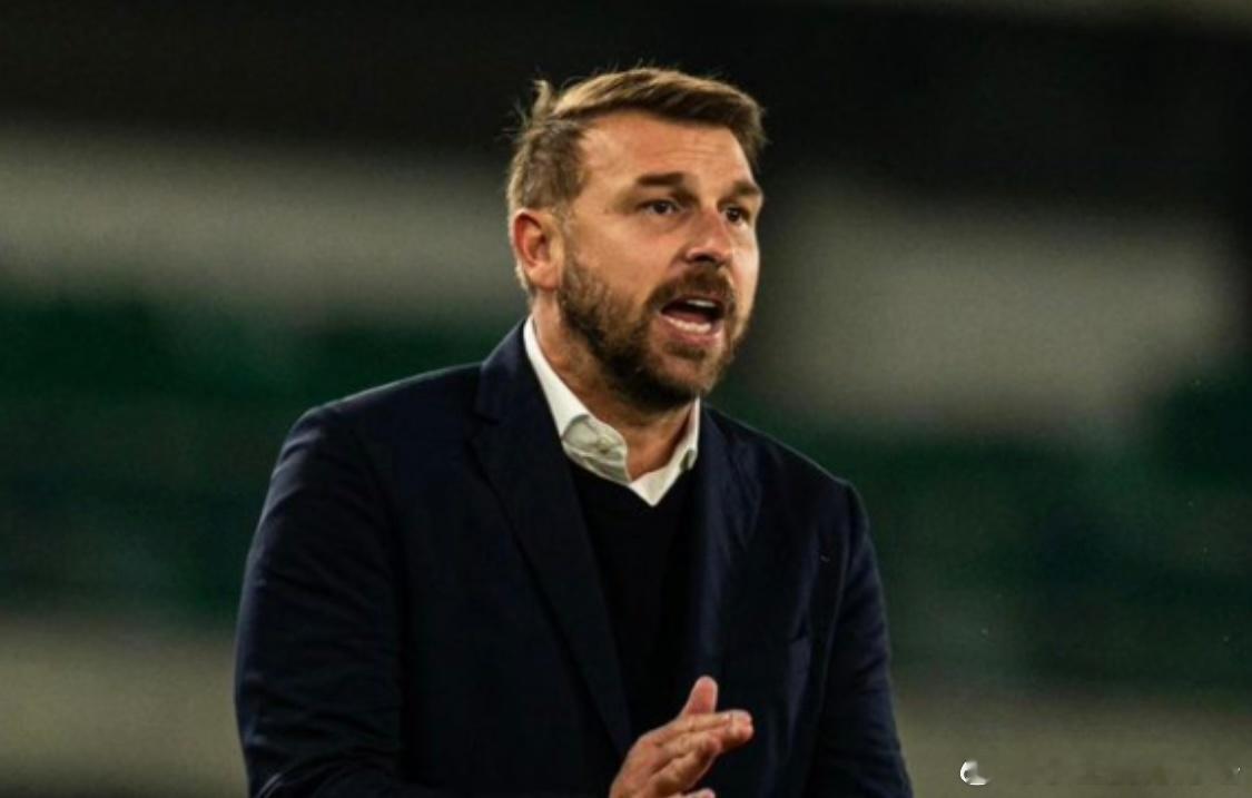 连续8轮不胜排名垫底！维罗纳官方：主帅保罗 •萨内蒂下课2月2日意甲维罗纳官方宣