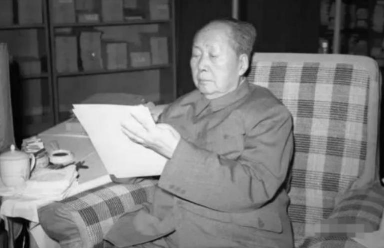 76年毛主席追悼会开始前10分钟，发生一事，华国锋：不要故意捣乱

“叶帅，程序