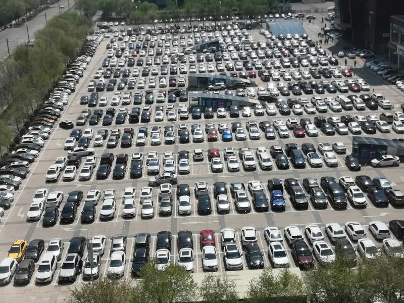 【石家庄停车场收费专项整治开启，推行一码缴费告别乱加价￼￼￼】

石家庄两部门出