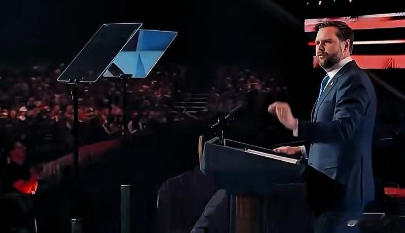 美国副总统万斯在Turning Point USA集会上发表讲话批评美国对乌克兰