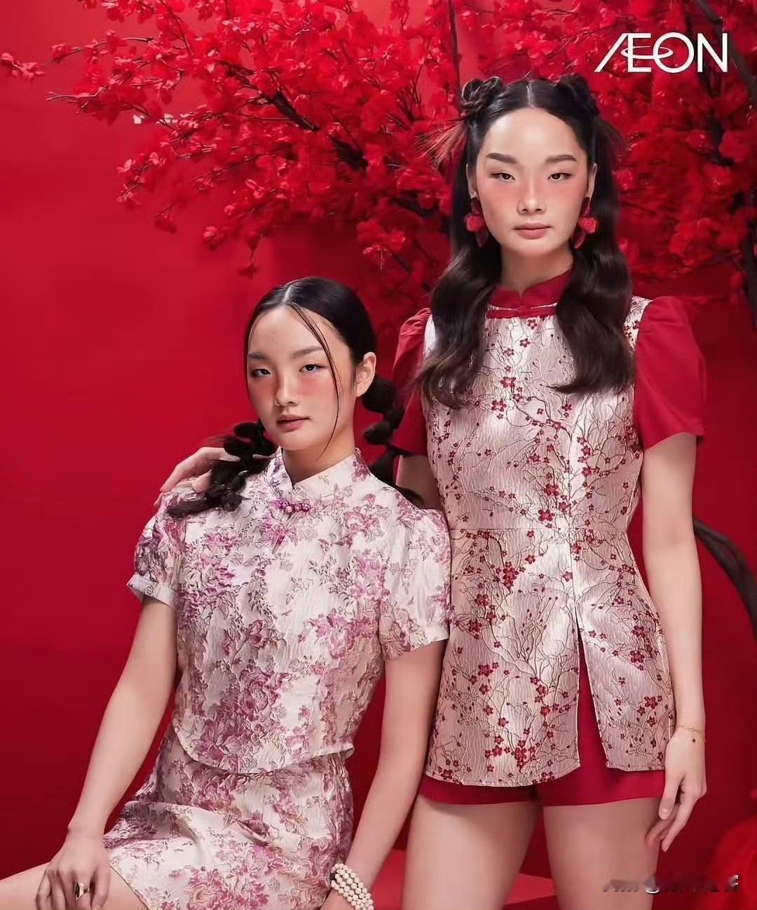 这个妆容，不好看，中国人看着很别扭！ ​​​