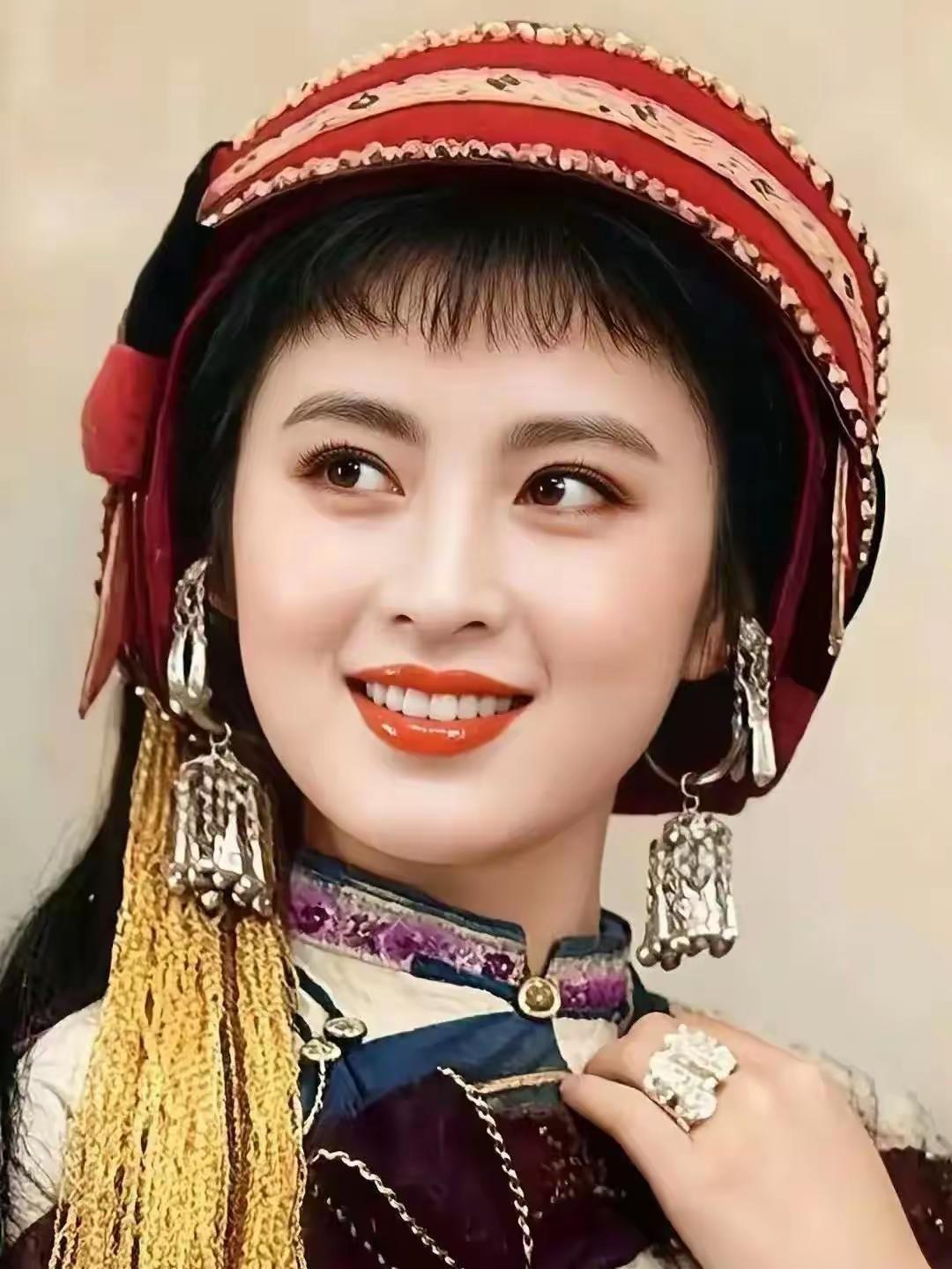杨丽坤这辈子挣的工资奖金，加起来不到两万块。可她走后，丈夫用她的名字做生意，赚的