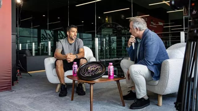 《每日体育报》苏亚雷斯与阿尔伯特·马斯努的专访🎙️  亲眼目睹路易斯·苏亚雷斯