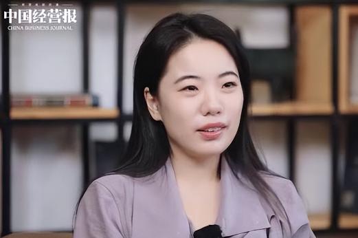 蒋方舟和贾浅浅，前后脚跌下神坛。7月13日，人大撤销蒋方舟的硕士学位；随后，贾浅