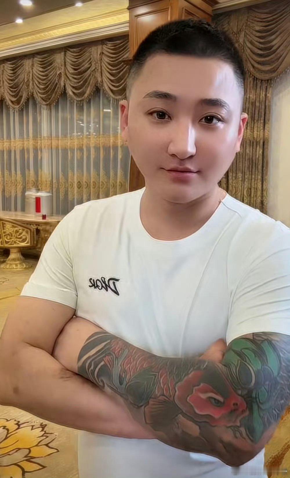 王乐乐喊话铁岭小辉网红王乐乐怒斥铁岭小辉 王乐乐喊话网红铁岭小辉铁岭小辉和赵本六