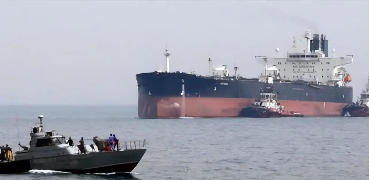 美国主动放宽管控，不拦着俄罗斯油轮驶入古巴海域供油，原本想靠这场人情博弈拿捏主动