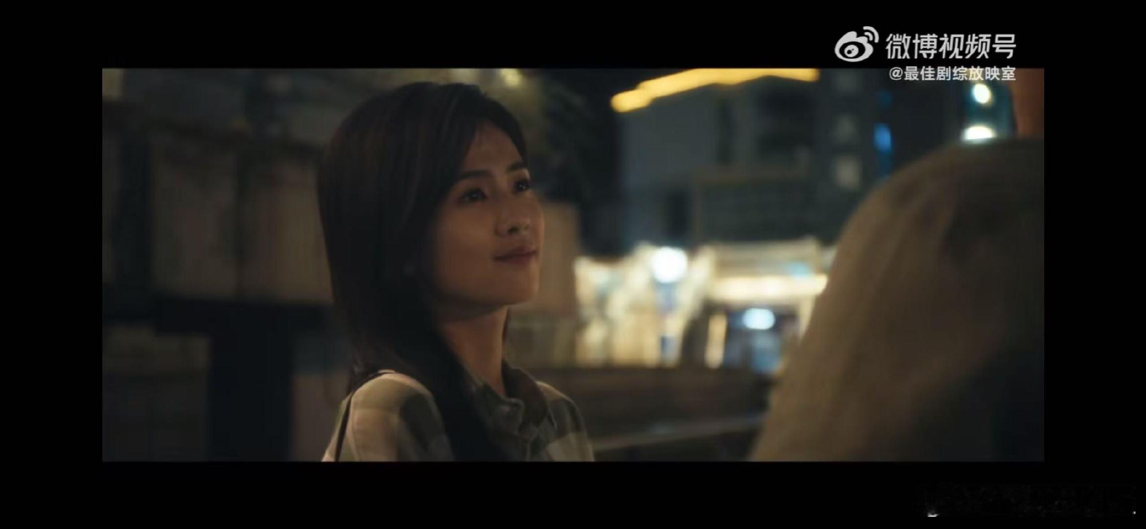 白鹿[超话]夏凤华眼神里写满了自信和坚韧白鹿精准演绎，夏凤华北上前后的蜕变，不仅