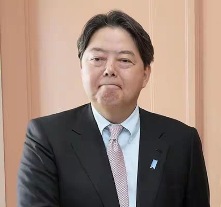 日本换谁上台当首相，日本都不可能会跟咱们，正常处好中日关系，让咱们抱有任何的期待