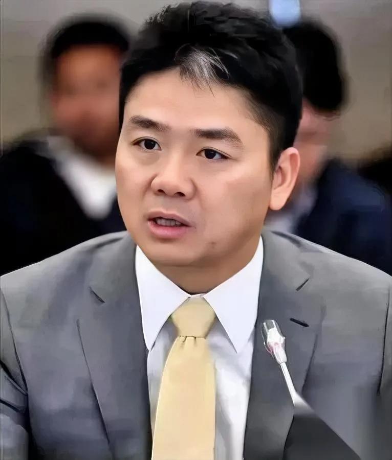 刚刷到条冷财经

我当场看傻了

东哥闷声干的这事，藏的可比你想的深多了。

悄