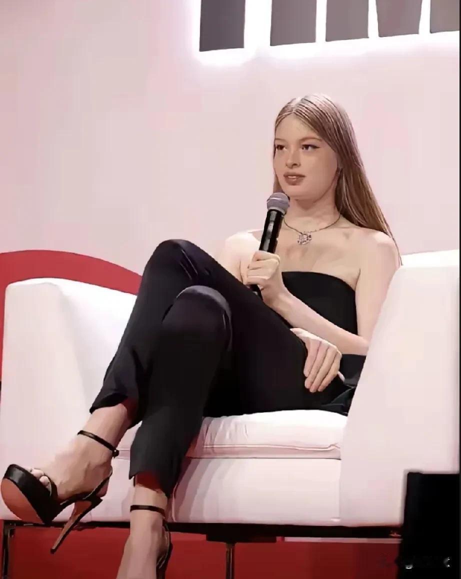 都说这是马斯克家的孩子，这到底是女儿还是儿子呢[what]
