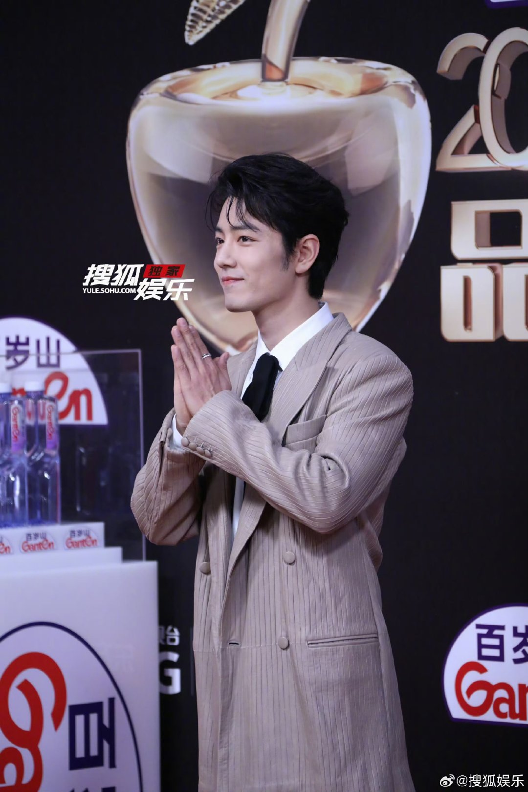 已迷失在肖战的笑容里肖战笑起来如沐春风 肖战笑起来如沐春风 