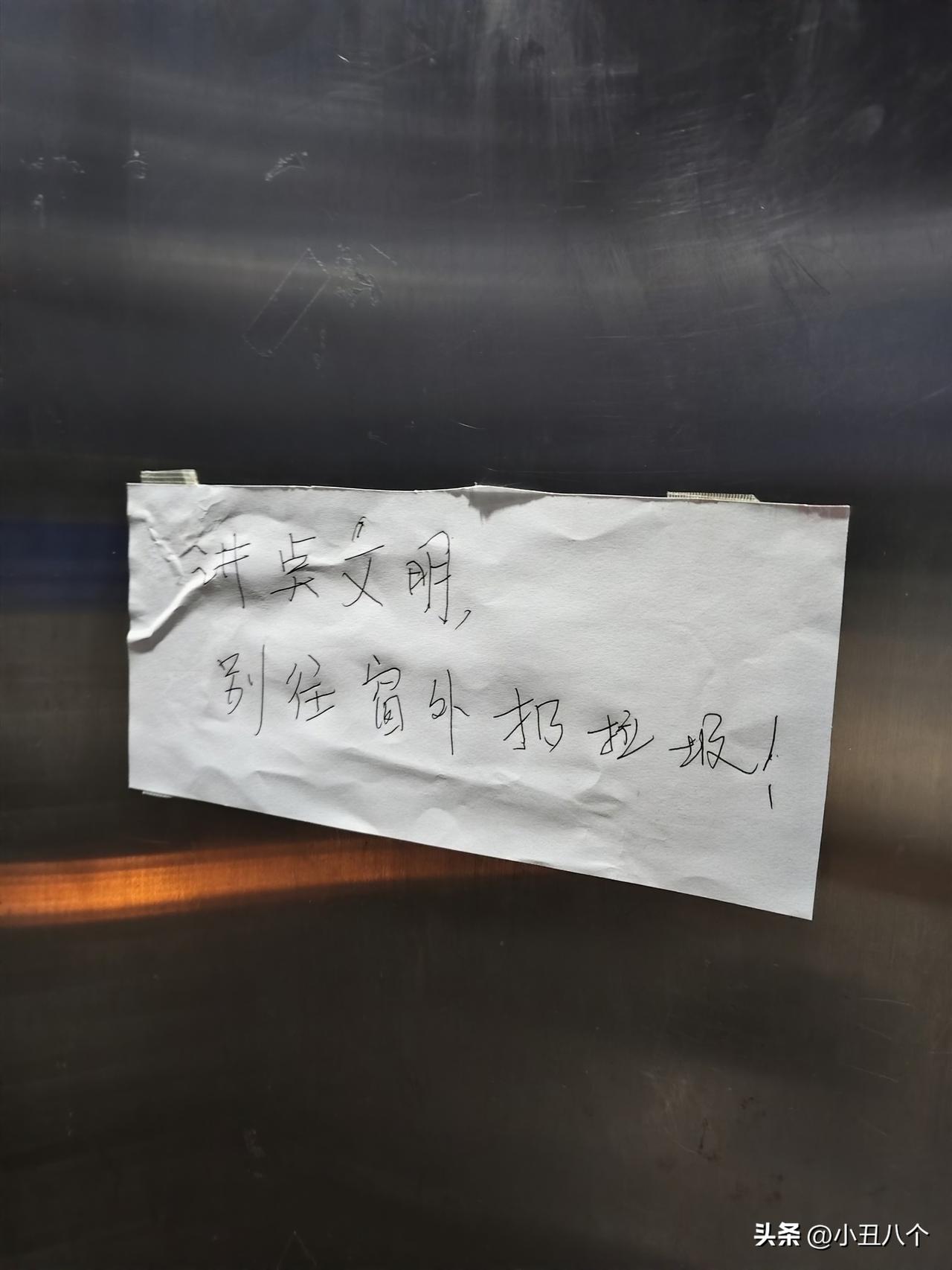 当初买这个地方的时候，考虑的应该很多了，地方房周围市场医院超市早市都很方便，纯粹