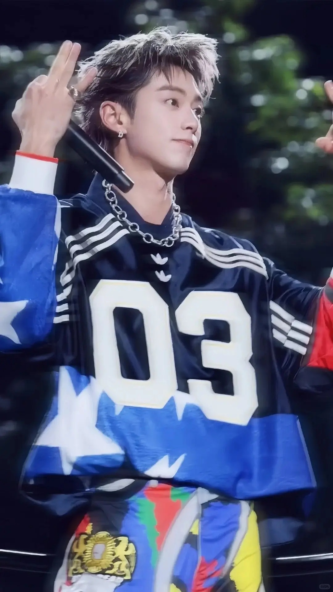 王鹤棣状态真的很好啊，感觉他脸很精致 