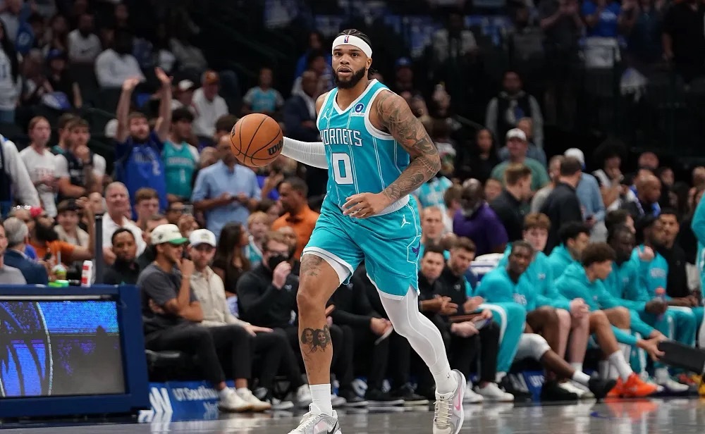 NBA常规赛继续进行，黄蜂今天在主场114-118输给76人，5连胜遭到终结。本