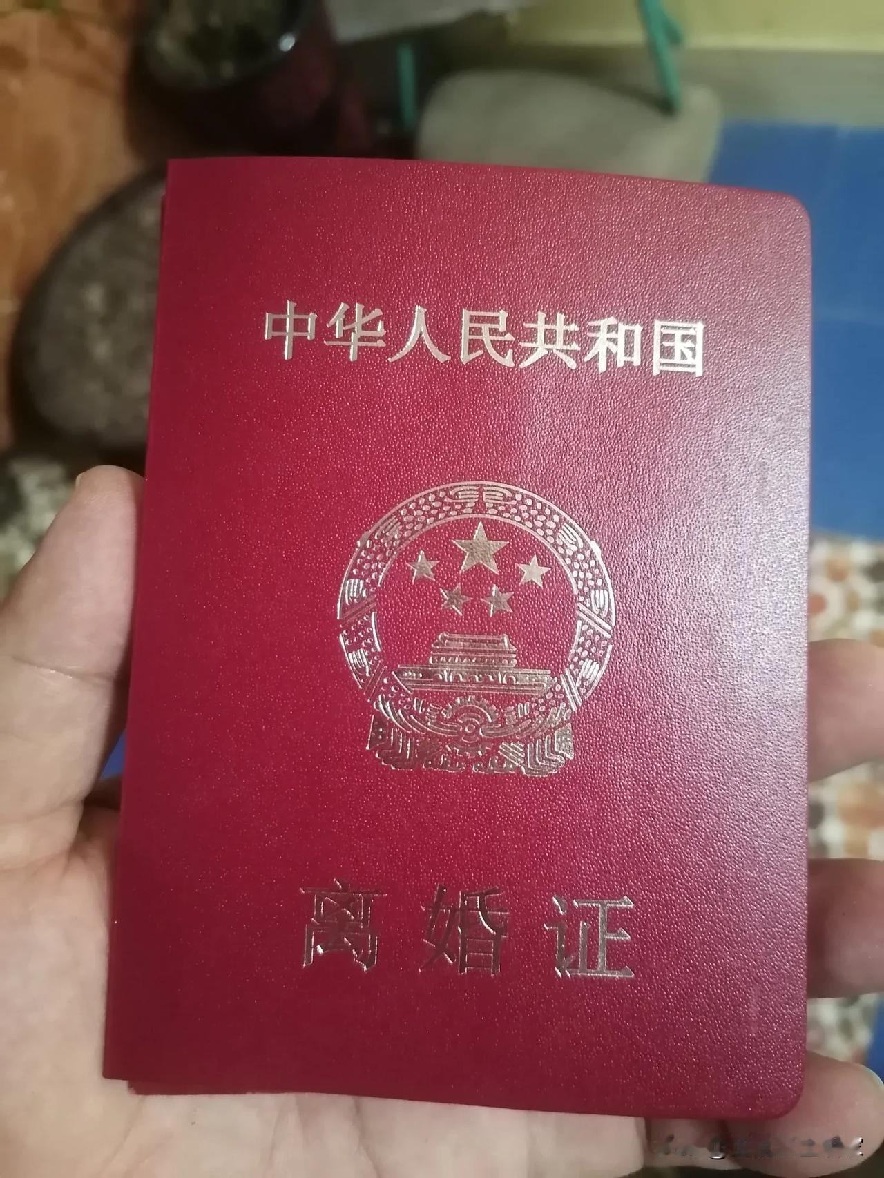 曾经自己最讨厌的一类人！
如今自己变成了这一类人！
生活中总有些许的不如意！
生