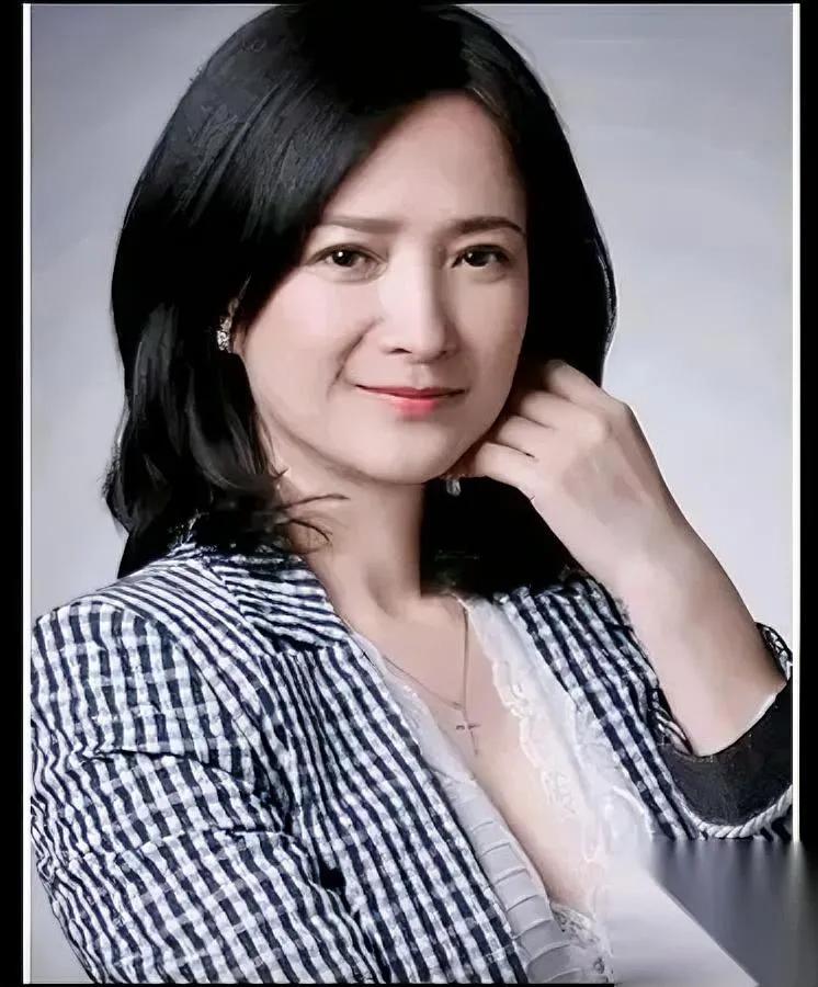 何晴晚年拮据？太意外了

但看完马晓晴现状更震惊！

曾演活史湘云的她，如今竟靠