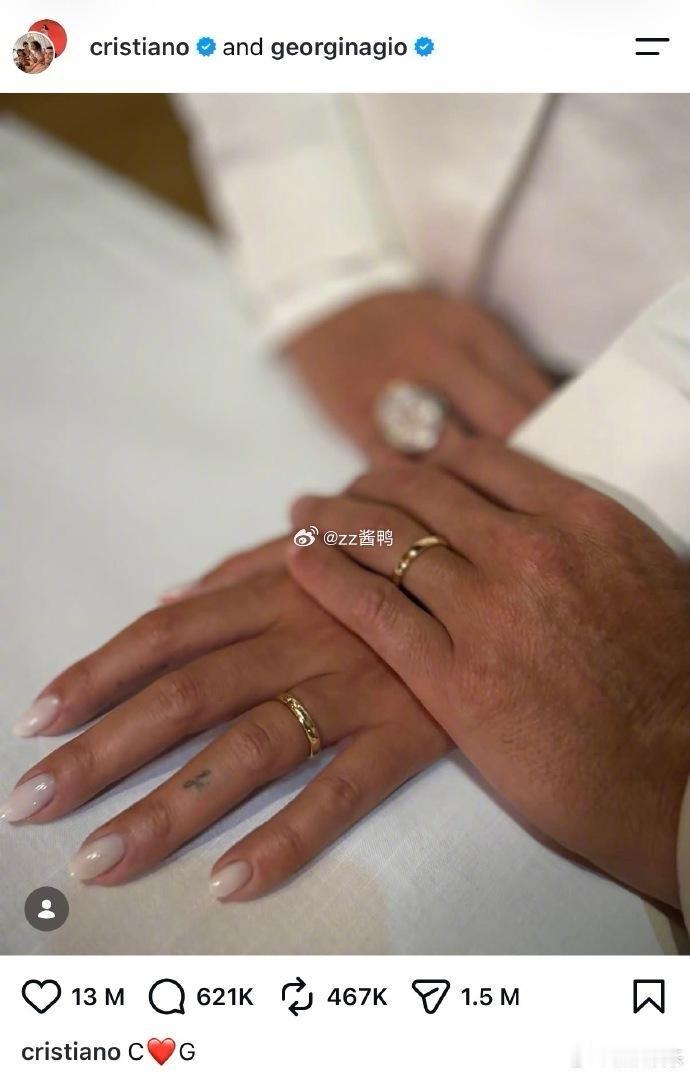 C罗宣布结婚C罗更新社交平台官宣和乔治娜正式成婚。低调举行家庭婚礼，子女共同见证