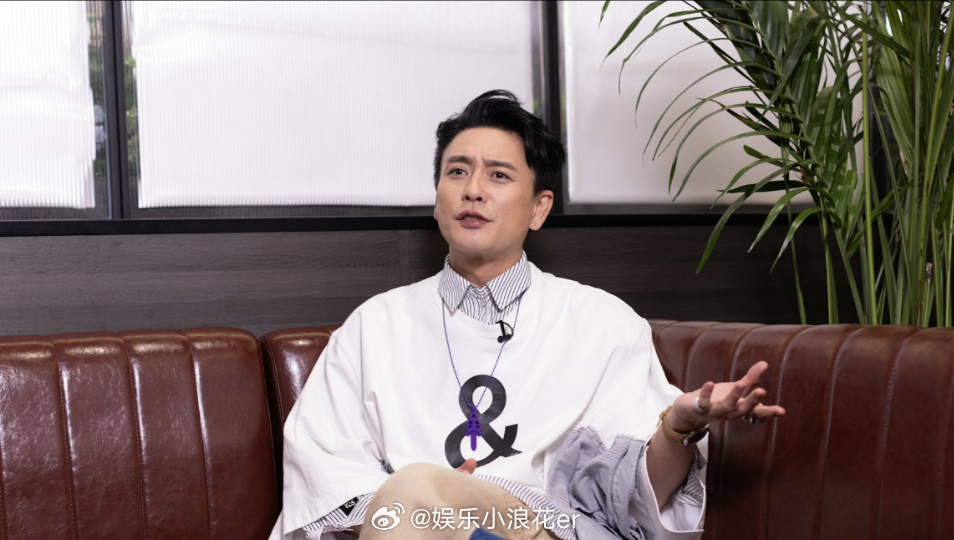黄宗泽我妈妈特别喜欢赶走我的女朋友黄宗泽笑称不结婚为了气妈妈 据港媒，黄宗泽日前