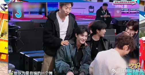 杨迪输出全是彩虹屁，陈哲远接收全是表情包 杨迪给陈哲远夸出表情包了你好星期六