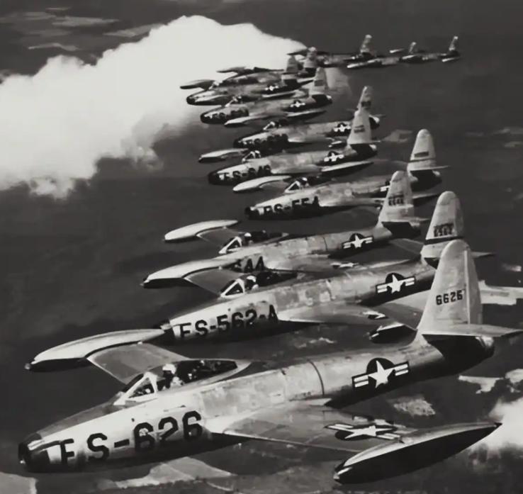 朝鲜战争中，苏联给的100架飞机到了，刘亚楼才突然发现：没有副油箱！舔着脸问苏联