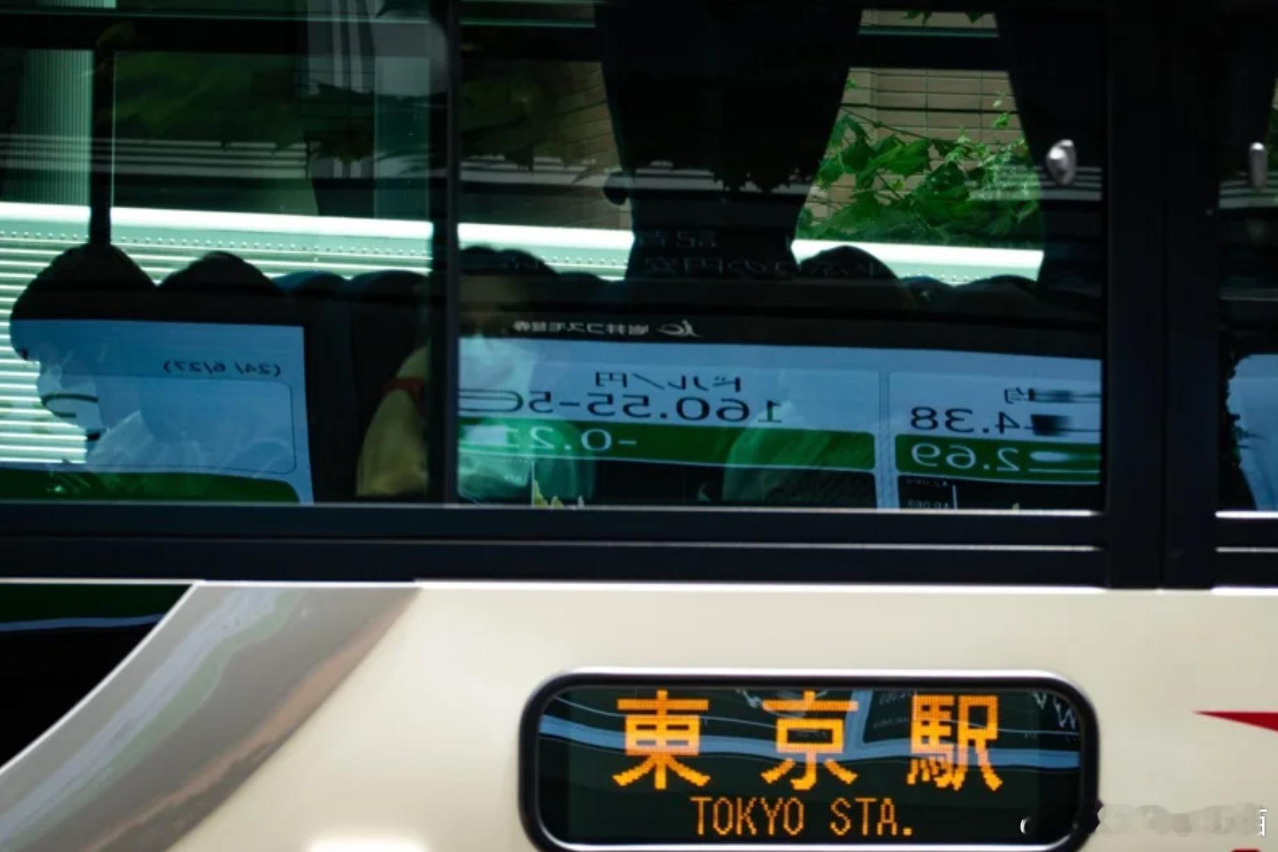 【加薪也请不到本国人！日本首批外籍公车司机正式上路，东京、冲绳同步启用】海外新鲜