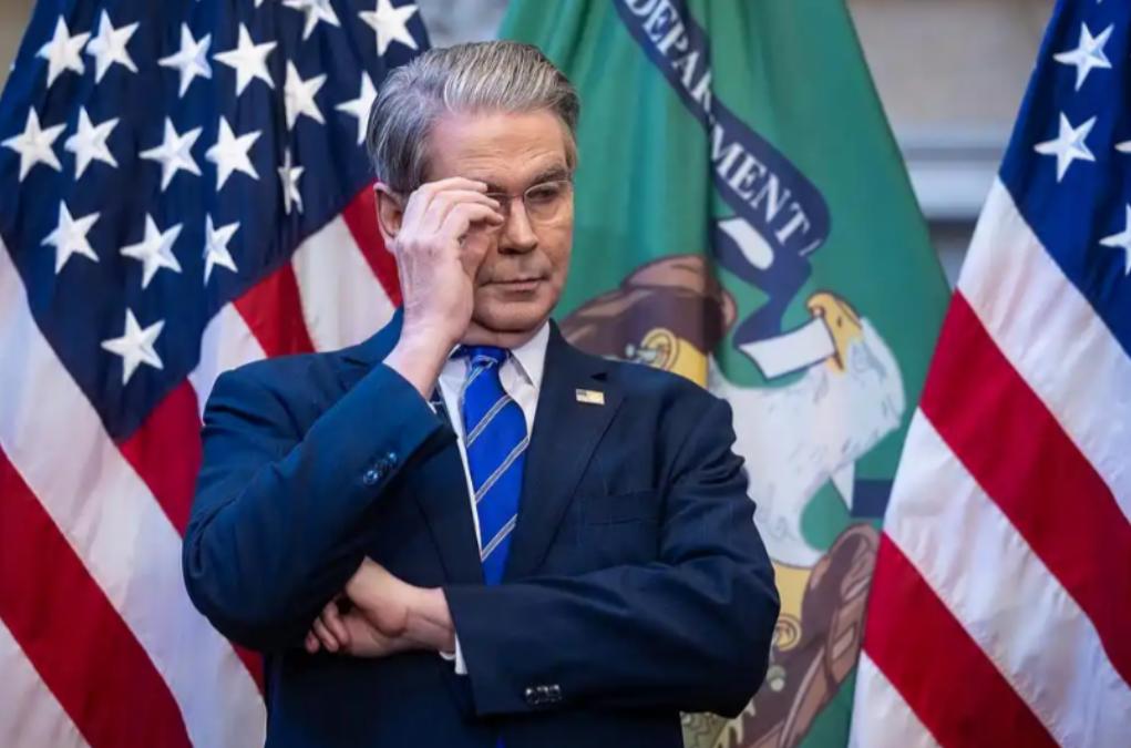 美国已经确认，世界可以让美国称霸，但中国不在美国的世界范围内。贝森特表示，中国购