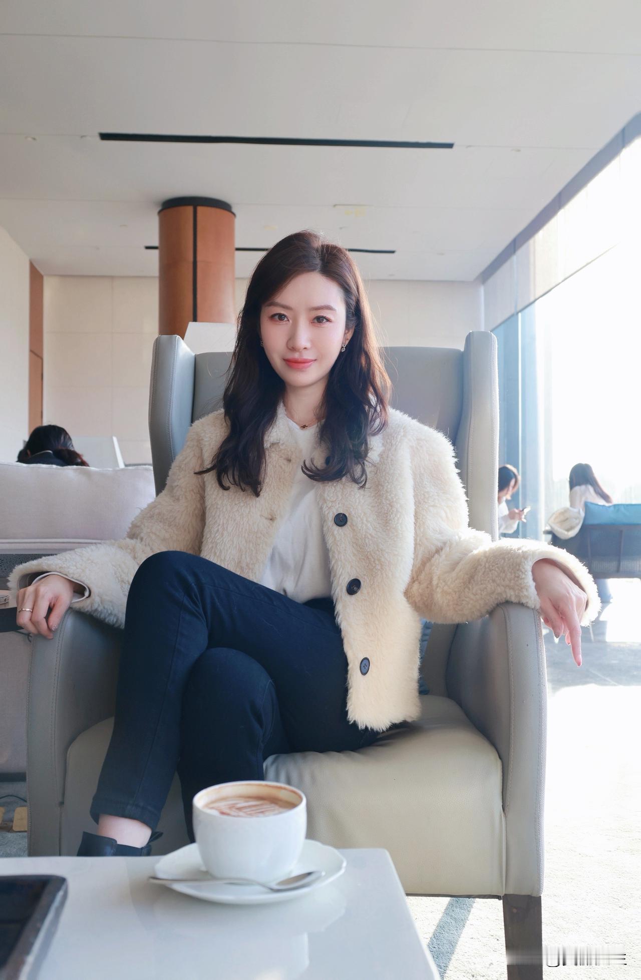 上周吃五百，送了我四百券；今天吃三百，付二百，用了一百券，又送了一百券，看样子还