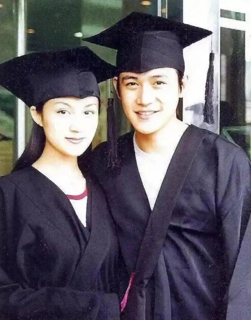 恋爱30年，婚姻已满20年，到现在一直是互敬互爱，知道他们是谁吗？