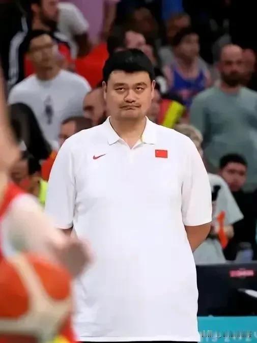 姚明坐不住了，不仅是因为中国女篮22分不敌塞尔维亚，还因为——

1，上一场球队