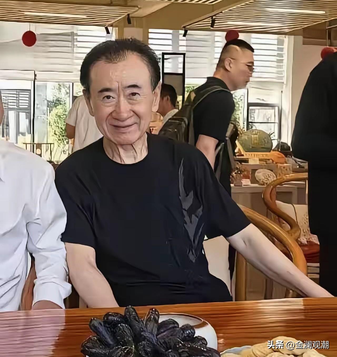 72岁王健林肉眼可见老了，这几年他到底在忙啥？
 
王健林1954年出生，今年7