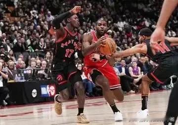 据NBA内部人士透露：猛龙不会对布朗进行续约而是在交易截止日前再次交易他换取更多